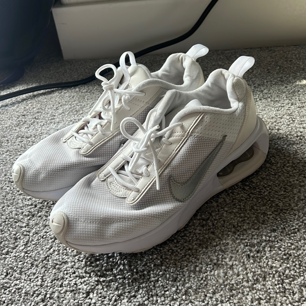 Nike Tennis Shoes